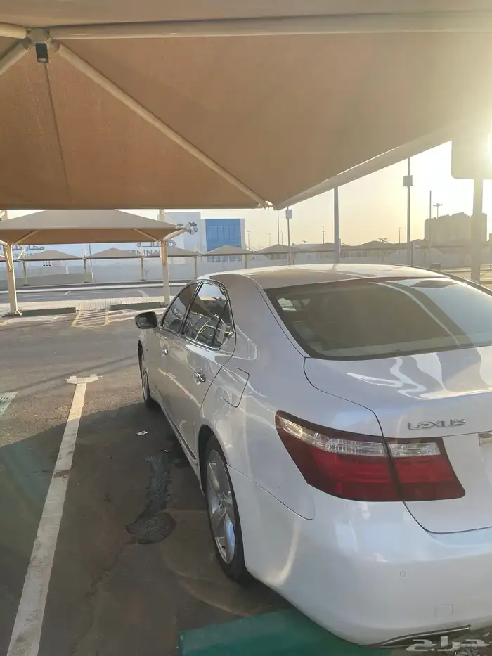 لكزس LS460 فل كامل للبيع 3