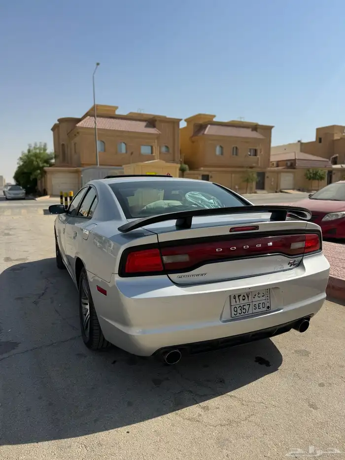 تشارجر 2012 للبيع 5.7 4