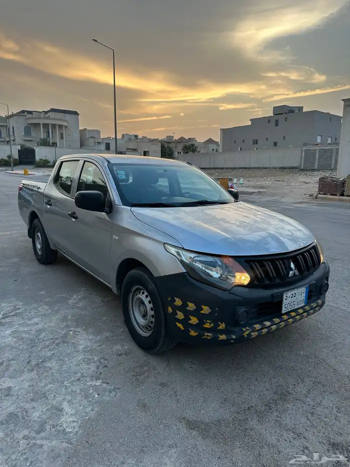 مستبيشي L200 بنزين 7
