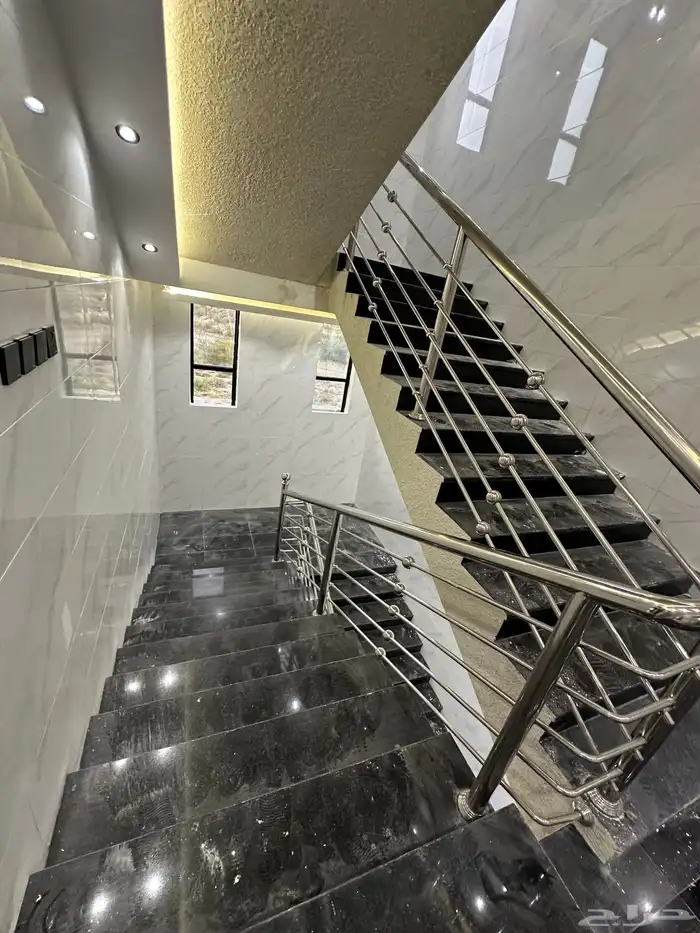 للبيع شقق تمليك ارضي و علوي مع سطح و مصعد ابها البديع 5