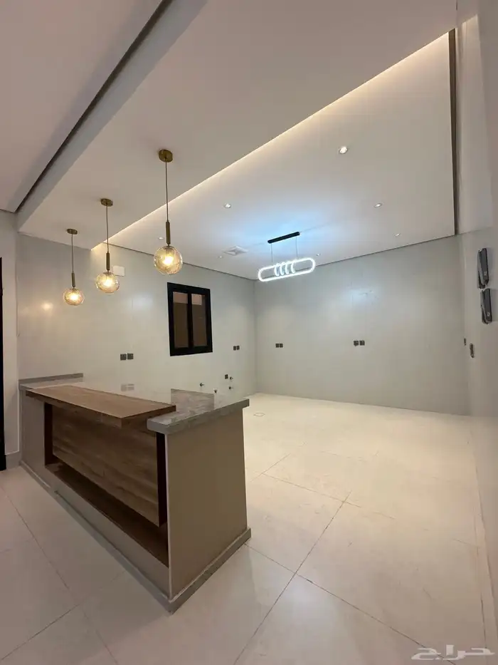 فيله روف للبيع ارضي ومدخل سياره تشطيب ممتاز 3