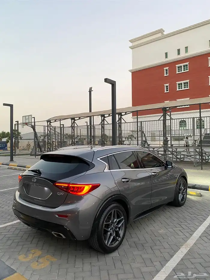 انفنتي Q30 2018 نظيفة جد ا 7