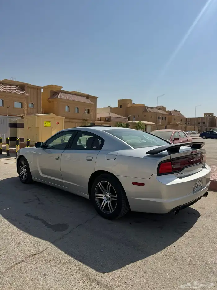 تشارجر 2012 للبيع 5.7 3