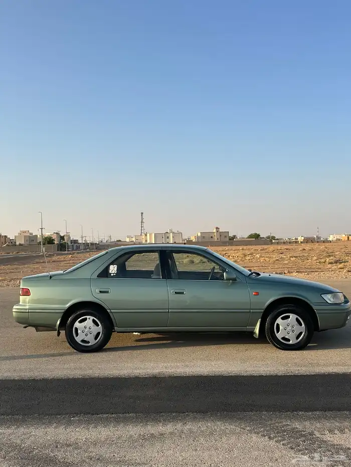 للبيع كامري 2000 4