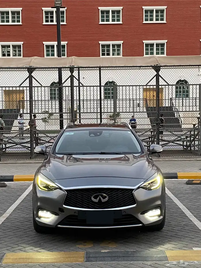 انفنتي Q30 2018 نظيفة جد ا 14