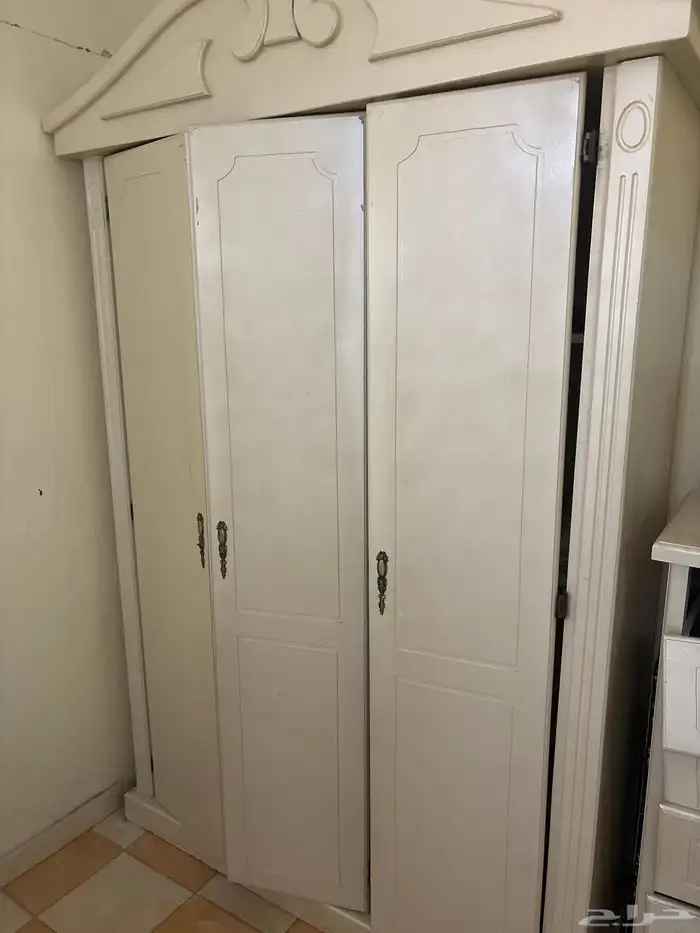 خزانة ملابس 1