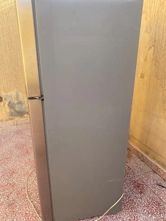 ثلاجه للبيع 0