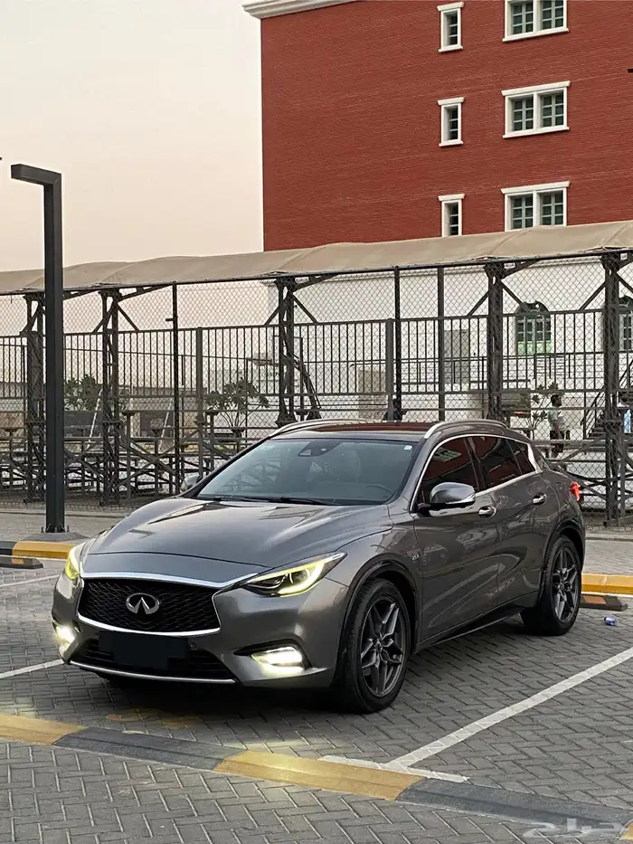 انفنتي Q30 2018 نظيفة جد ا 4