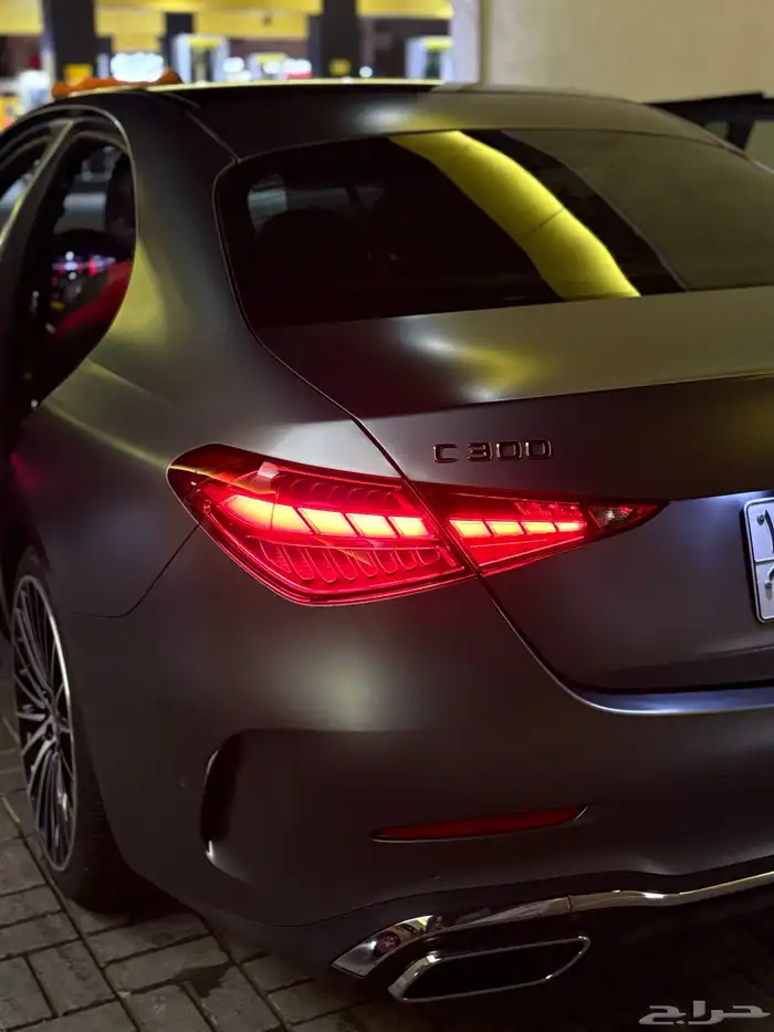 مرسيدس C300 2022 اعلى المواصفات جفالي 163 الف 8