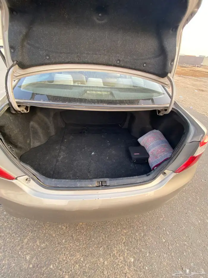 للبيع تايوتا كامري موديل 2013 9