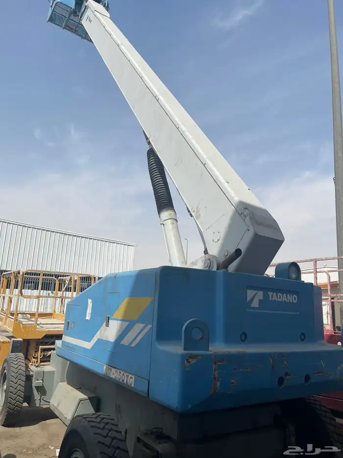 مان ليفت عدد 2 وسيزر ديزل عدد 1 وسيزر كهرباء عدد 1 للبيع 2