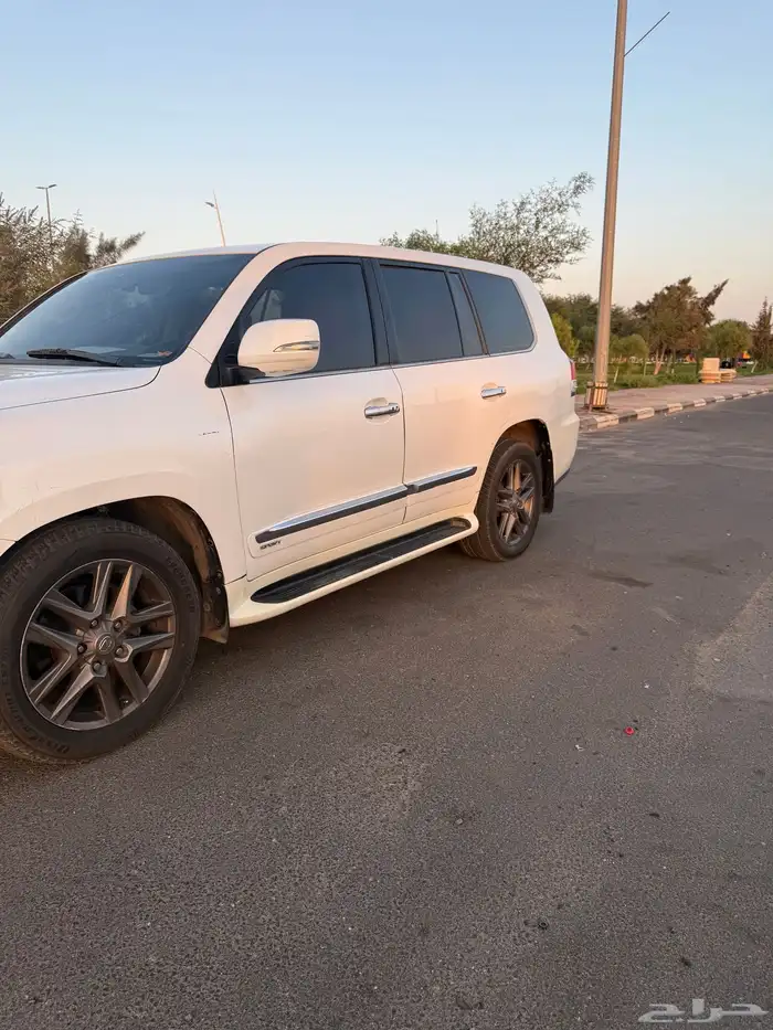 لكزس 2012 فل كامل للبيع LX570 SPORT 10