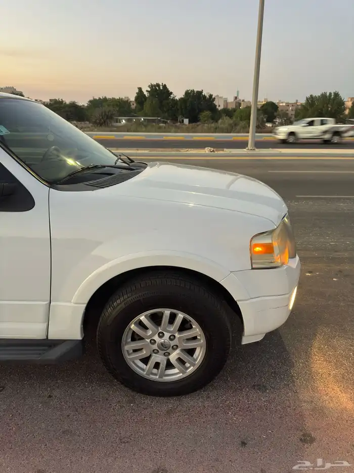 فورد اكسبيدشن 8