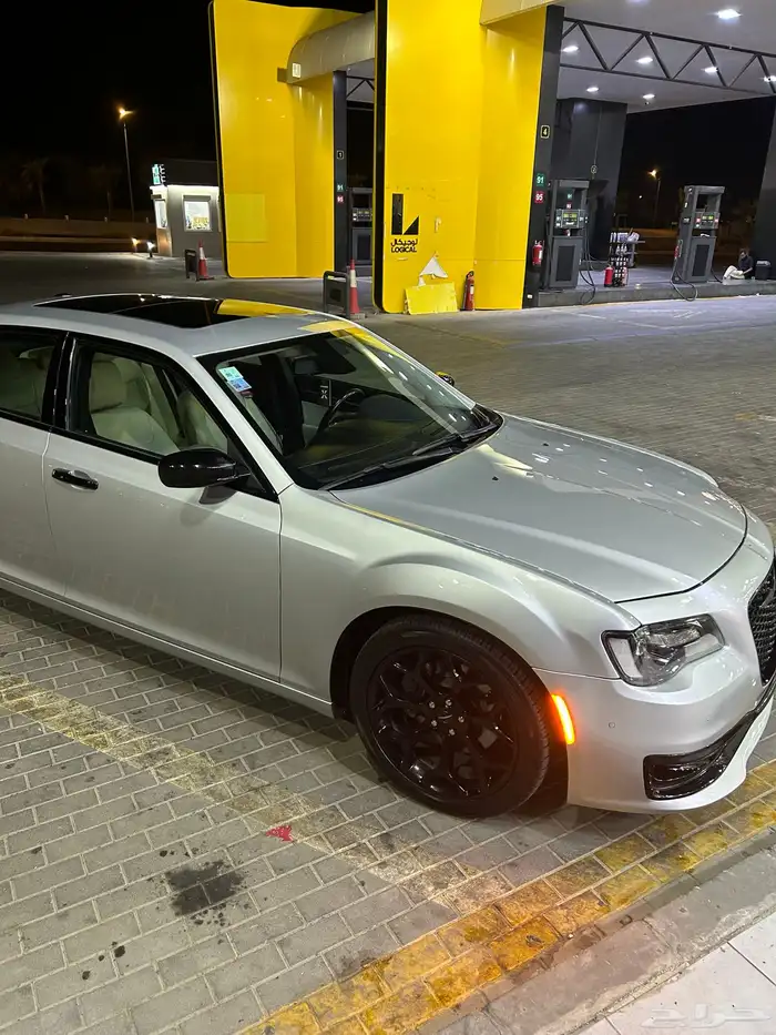 كرايسلر 300 ليمتد موديل 2019 للبيع 7