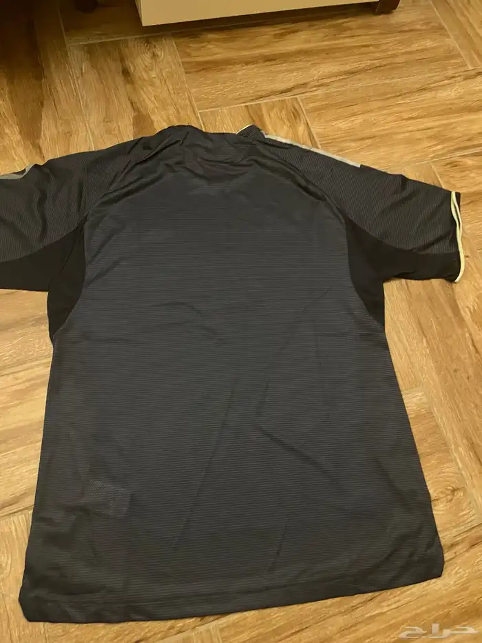 ريال مدريد التيشيرت الثاني مقاسreal Madrid second kit xl 1
