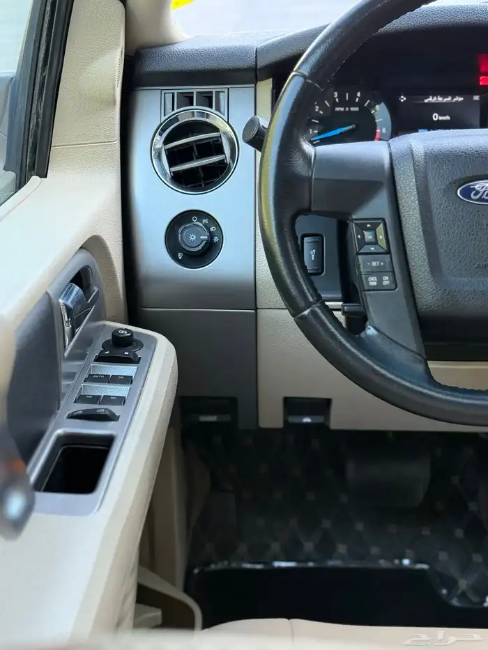 Ford Expedition XLT 2016 34