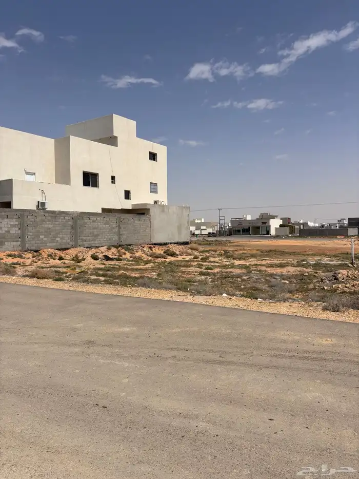 للبيع أرض في حي النقيب الشمالي 1