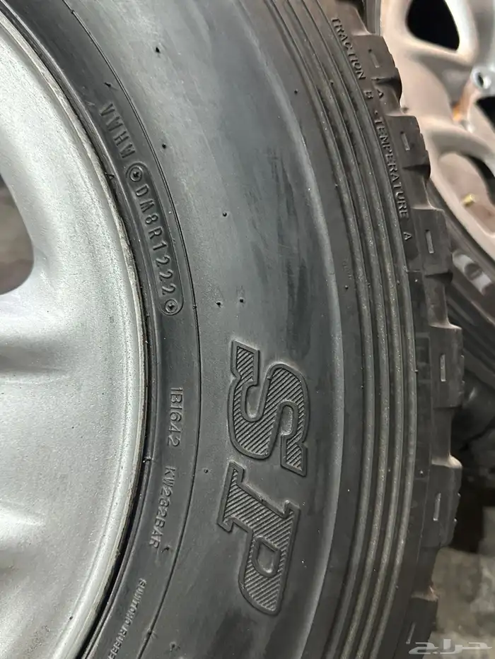 جنوط ديازل وكاله مع كفرات دنلوب لبنه وكاله مقاس 17 جيب 8