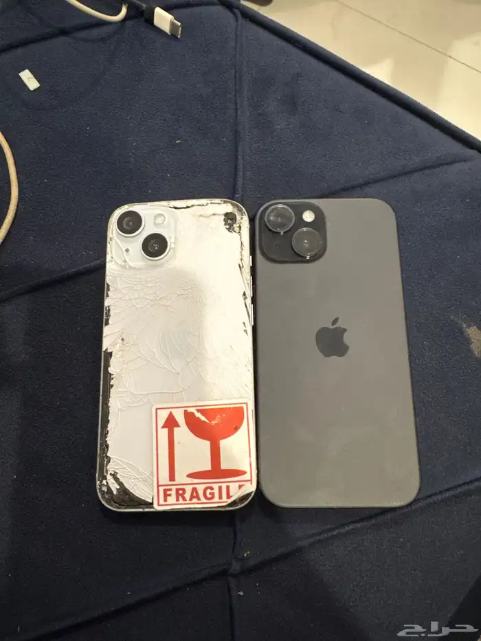 ايفون 15 العادي اسود وابيض 0