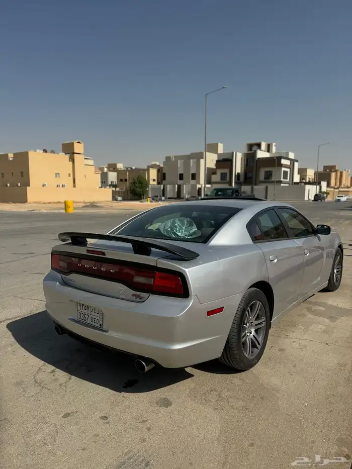 تشارجر 2012 للبيع 5.7 6