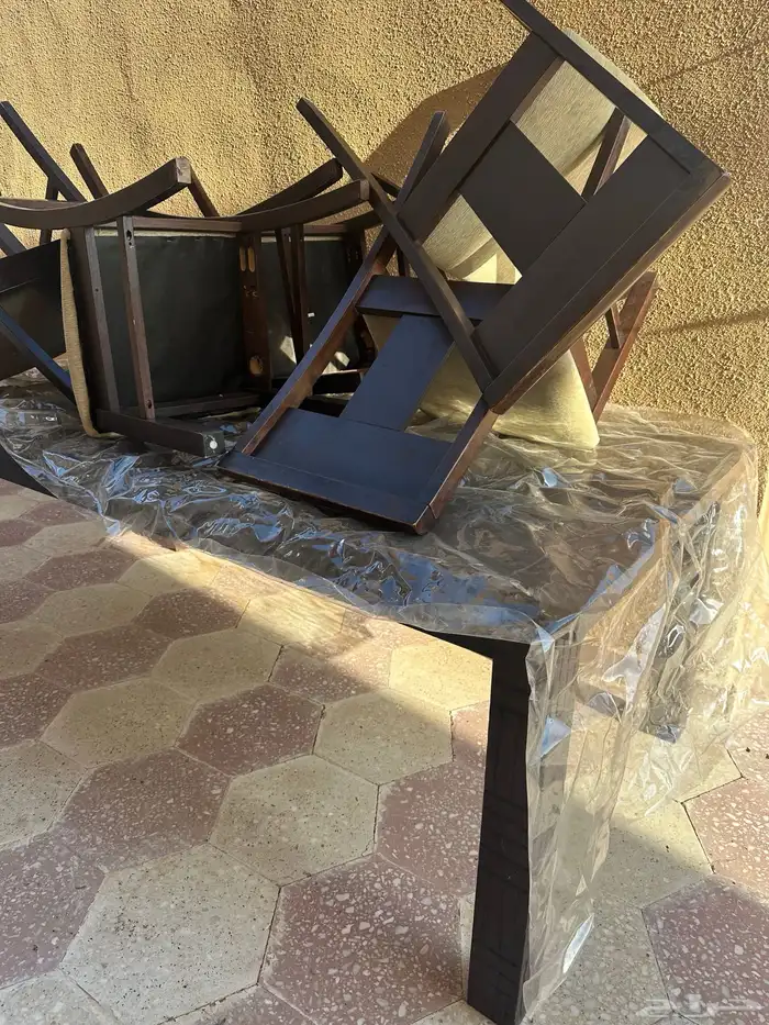 طاولة طعام 2