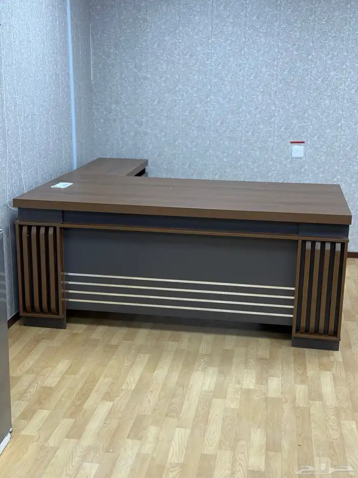 أثاث مكتبي متكامل جودة وفخامة في التصميم 0