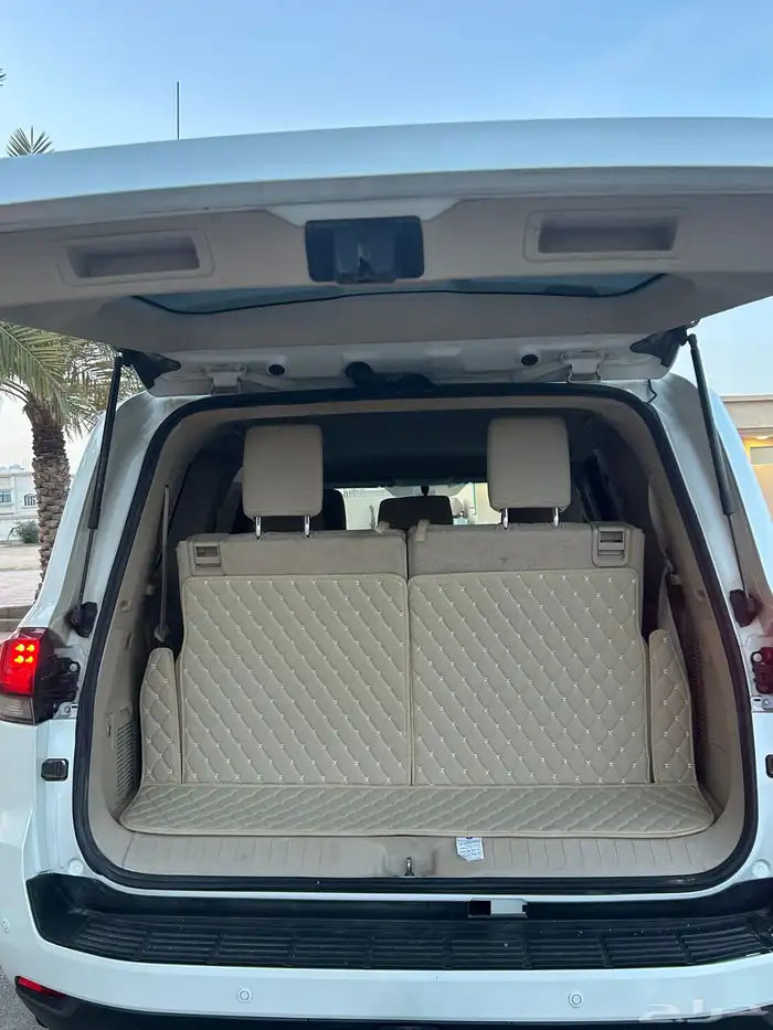 لاندكروزر 1 GXR ديزل 2022 18