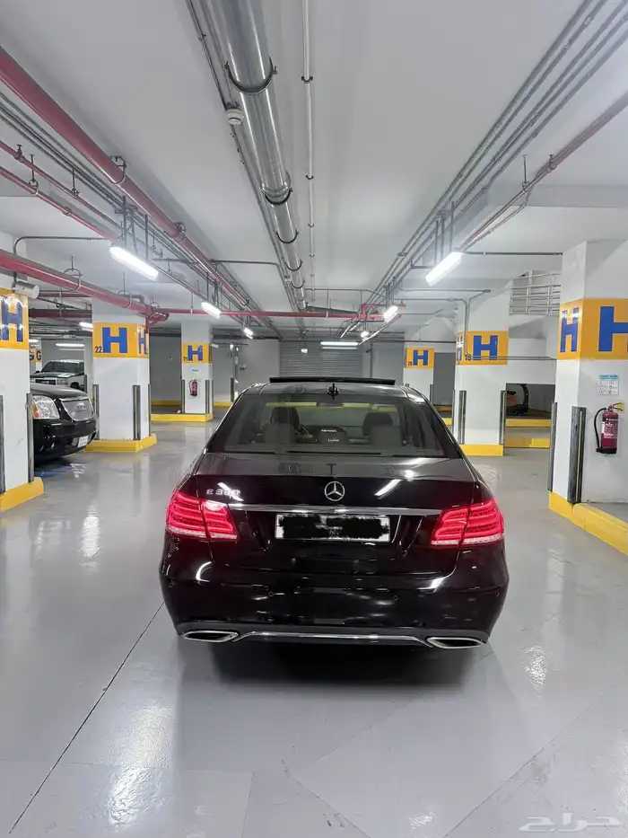للبيع مرسيدس E300 نظيف جدا 4