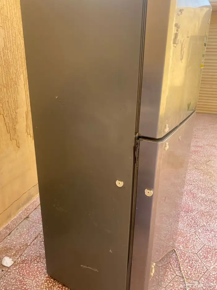 ثلاجه للبيع 1