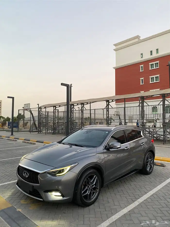 انفنتي Q30 2018 نظيفة جد ا 11