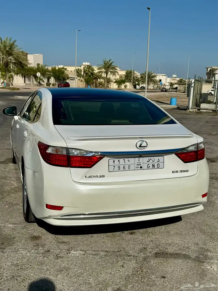 ES350 موديل 2015 بحالة ممتازة 5