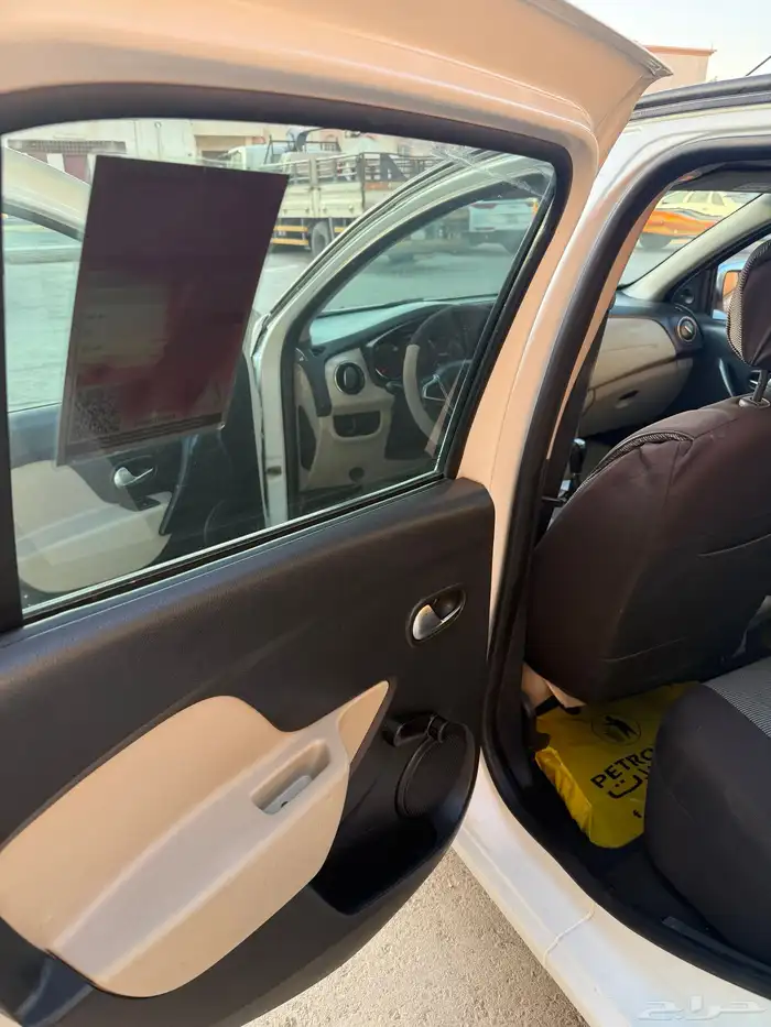 سيارة من نوع RENAULT - SYMBOL 2019 9