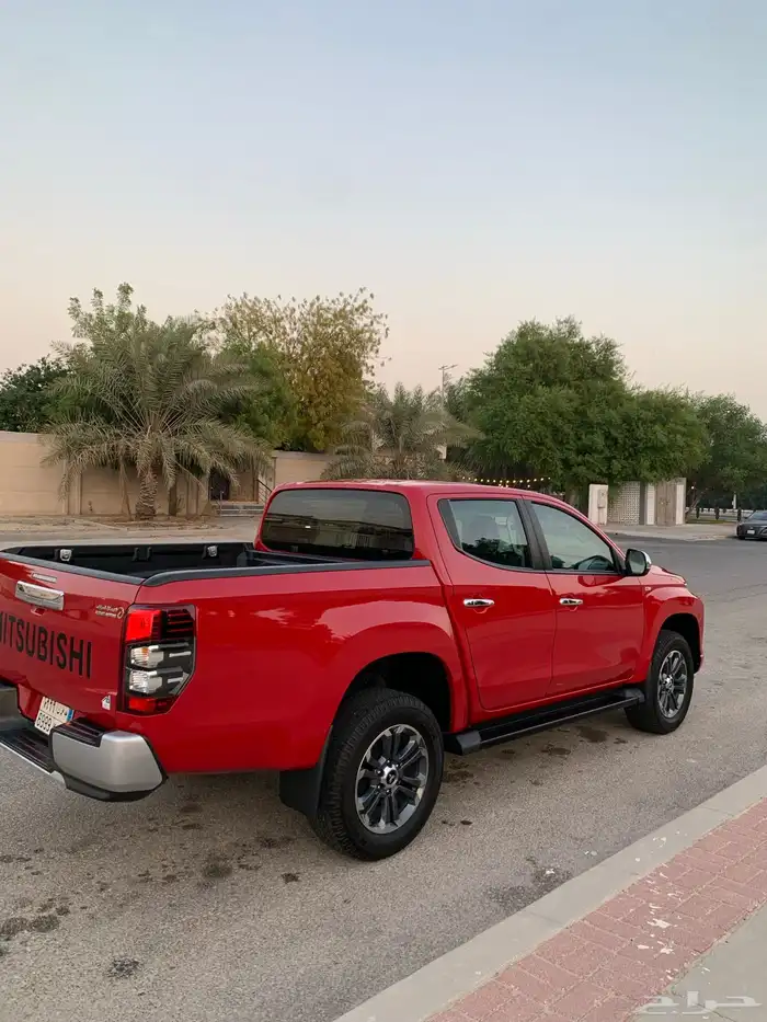 مسيتسوبيشي(L200) بحالة المصنع 1