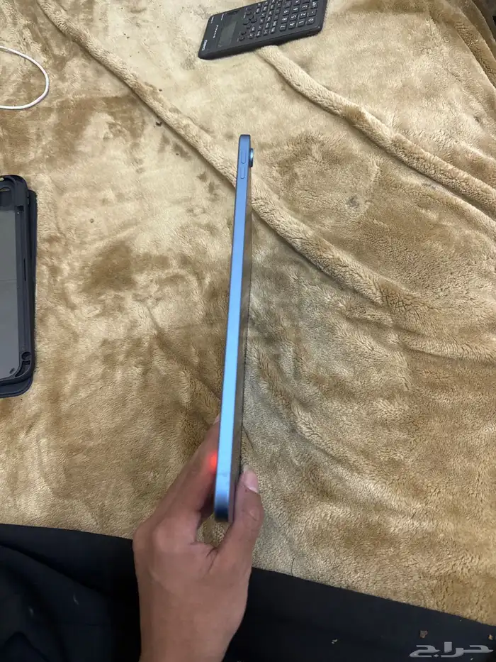 iPad للبيع 128 جيجا نظيف مع كرتونة 3