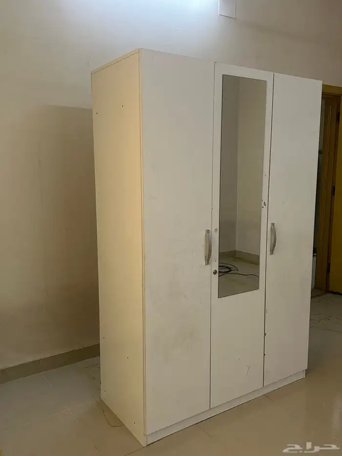 Cabinet خزائن IKEA ملابس للبيع المستعجل 1