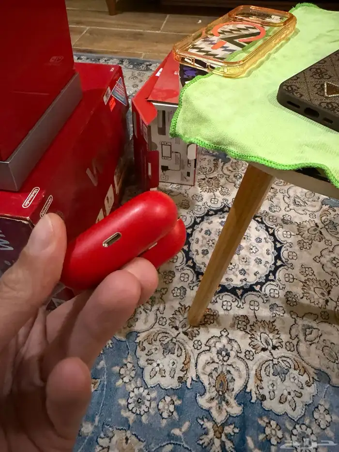 سماعه اير بودز ابل اصدار سويتش برو 1 وسنهايزر2 2