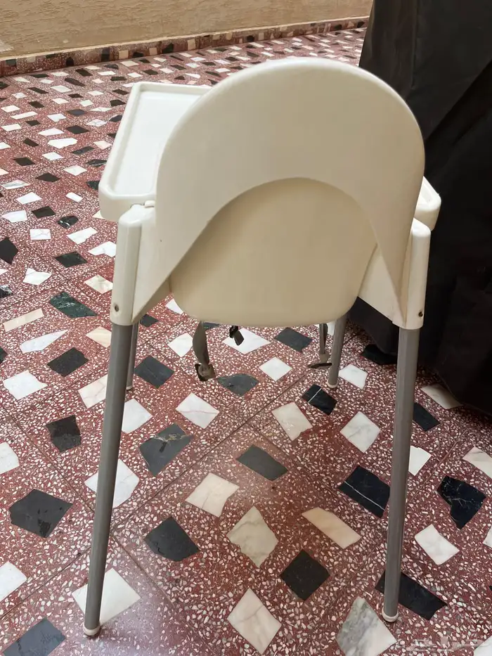 كرسي اكل للأطفال من ايكيا للبيع بالسوم 2