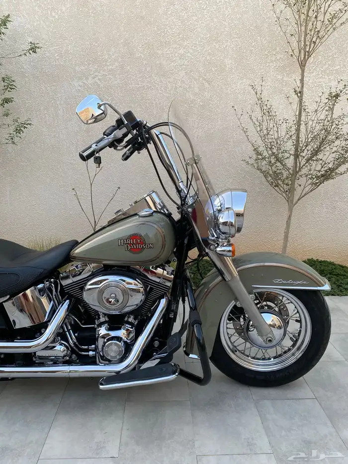 للبيع هارلي سوفتيل ديلكوس 2013 2