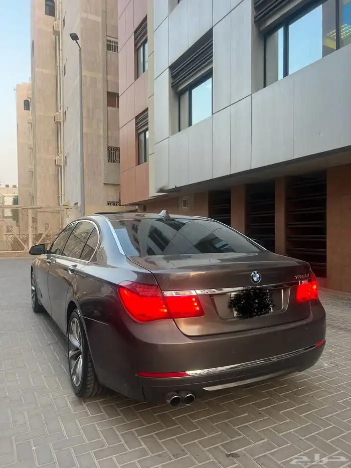 بي ام دبليو 730 نظيف 3