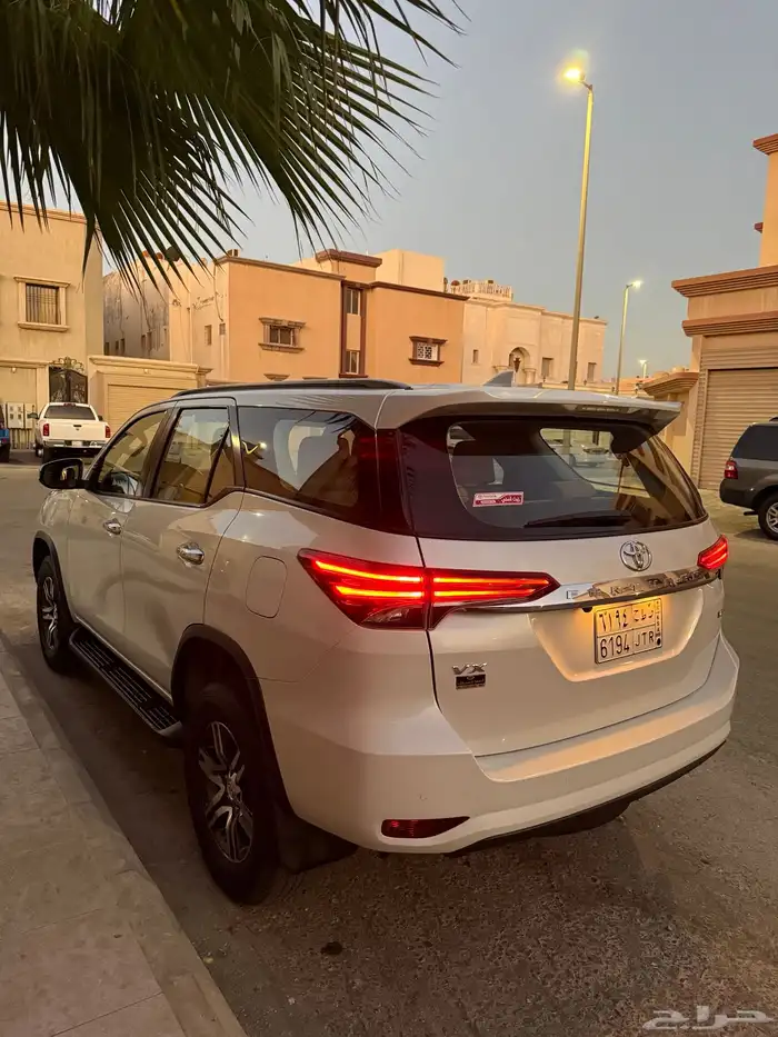 فورتشنر 2023 ماشي 105 الف وكاله VX 4