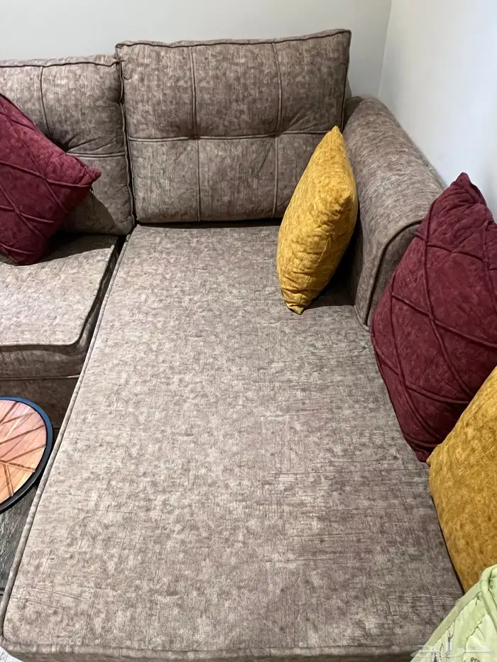 كنبة زاوية للبيع بحالة ممتازة 4