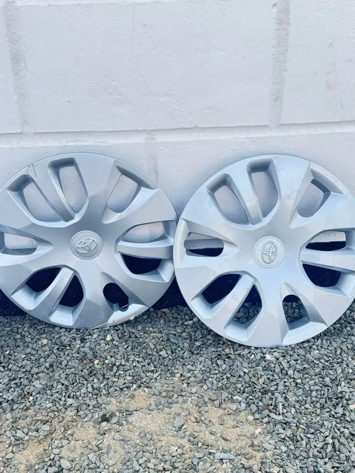 للبيع اغراض هايلكس 0