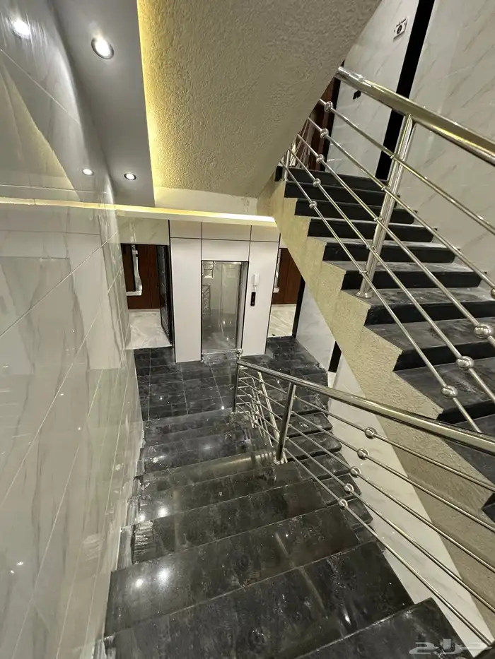 للبيع شقق تمليك ارضي و علوي مع سطح و مصعد ابها البديع 3