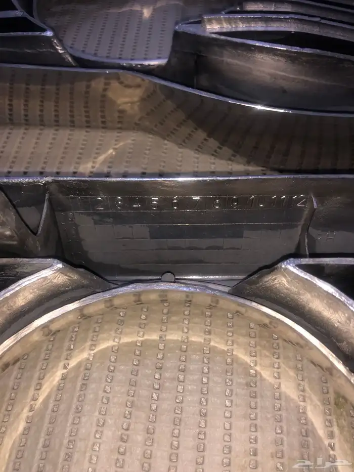 شبك أمامي هايلكس 75-78 كلاسيك تايلندي 4