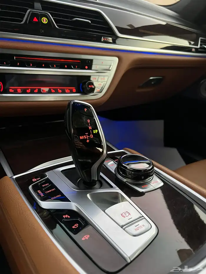 بي ام دبليو ( 750 li ) الموديل 2016 فل مخزن شبه جديد 50