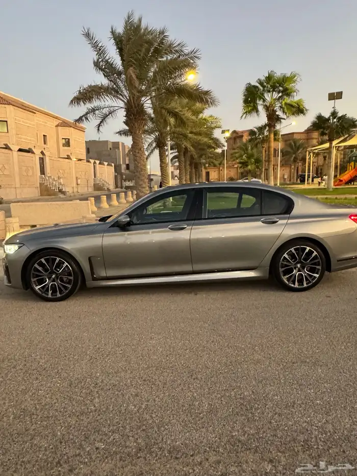 بي إم دبليو الفئة السابعة 730Li M-Kit 32