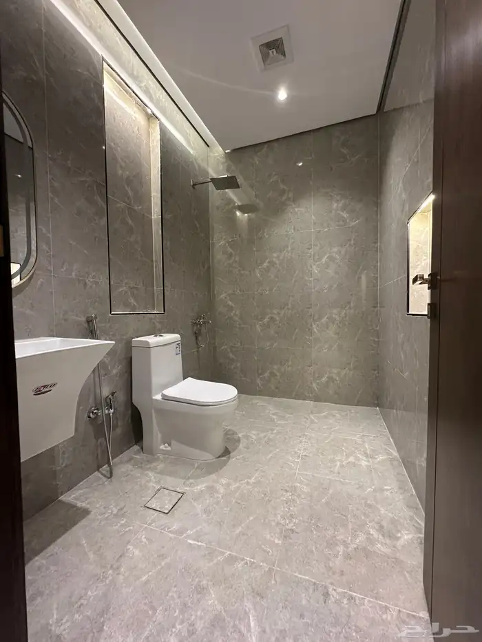 فيله روف للبيع ارضي ومدخل سياره تشطيب ممتاز 12