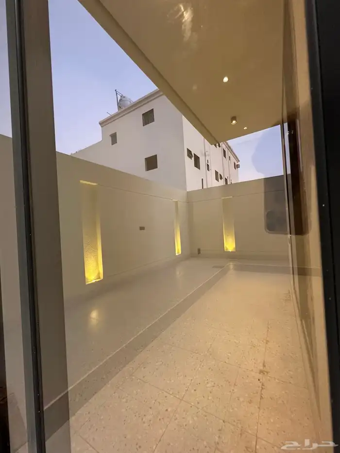 فيله روف للبيع ارضي ومدخل سياره تشطيب ممتاز 13