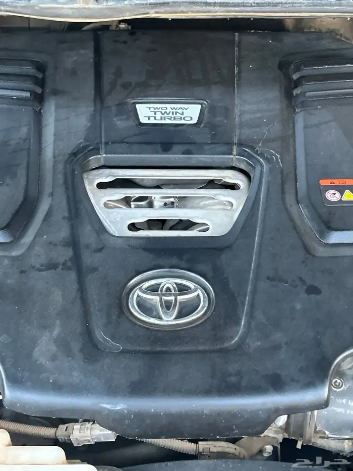 لاندكروزر 1 GXR ديزل 2022 22