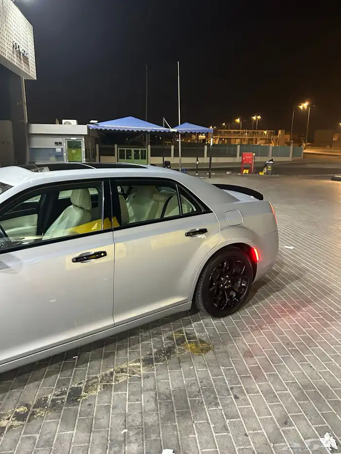 كرايسلر 300 ليمتد موديل 2019 للبيع 3